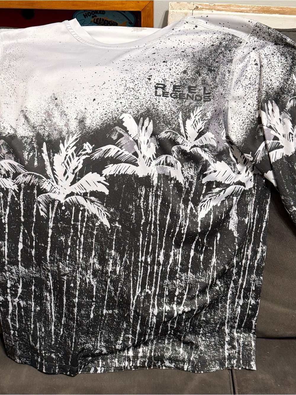 Reel Legends Monochrome Palm Tree Graphic Tee - Black & White